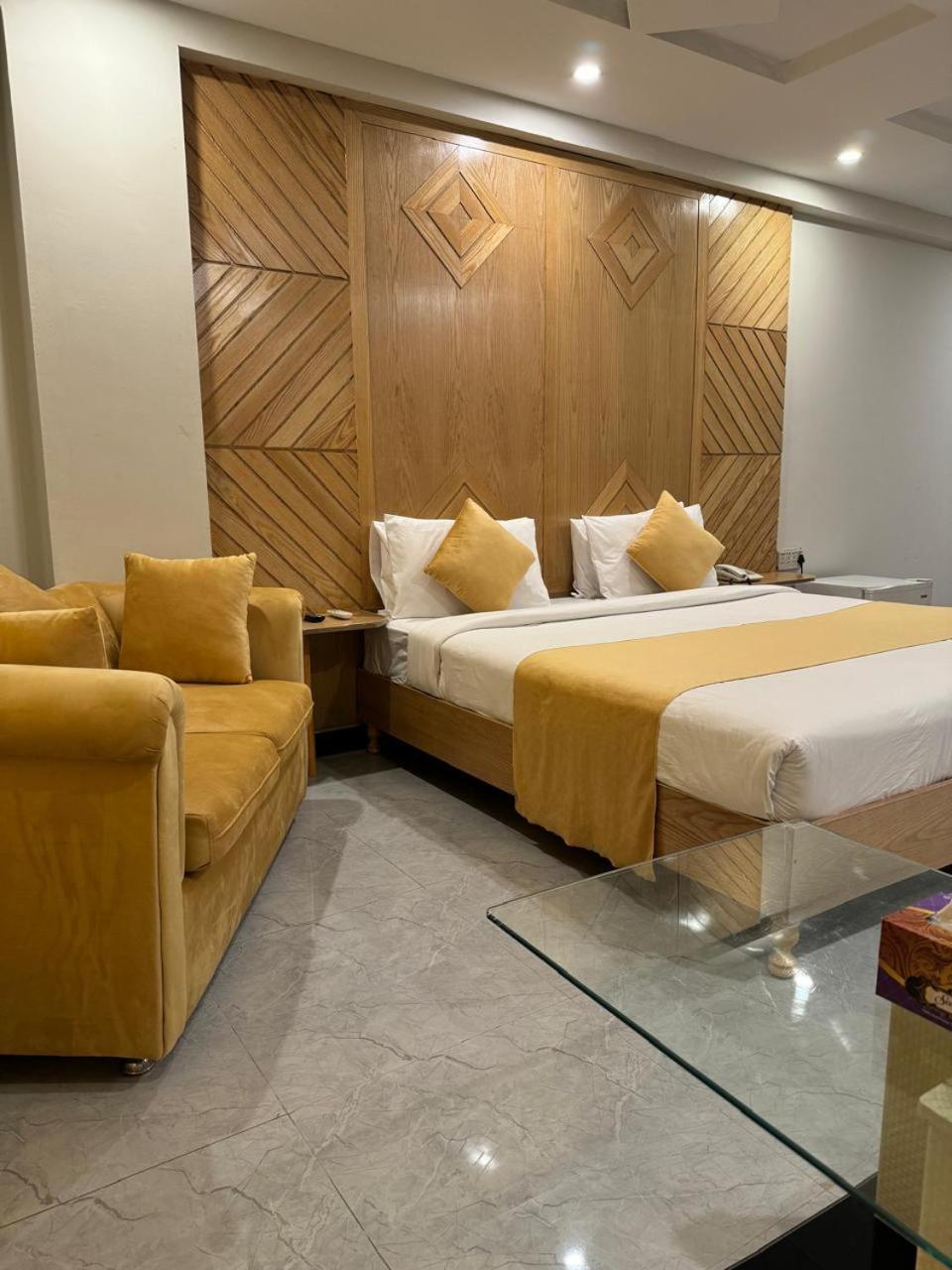 Atlas Hotel Исламабад Экстерьер фото