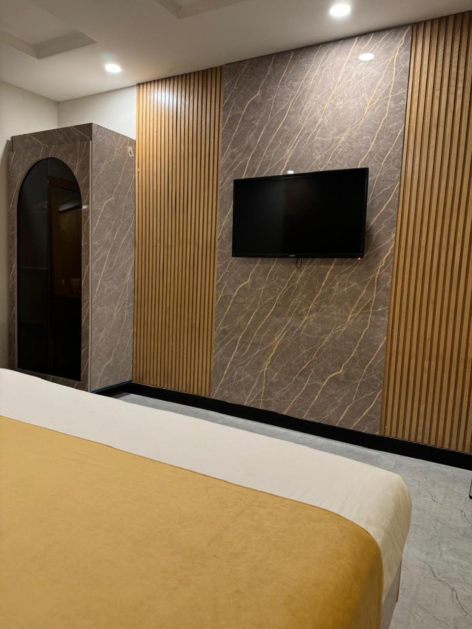 Atlas Hotel Исламабад Экстерьер фото