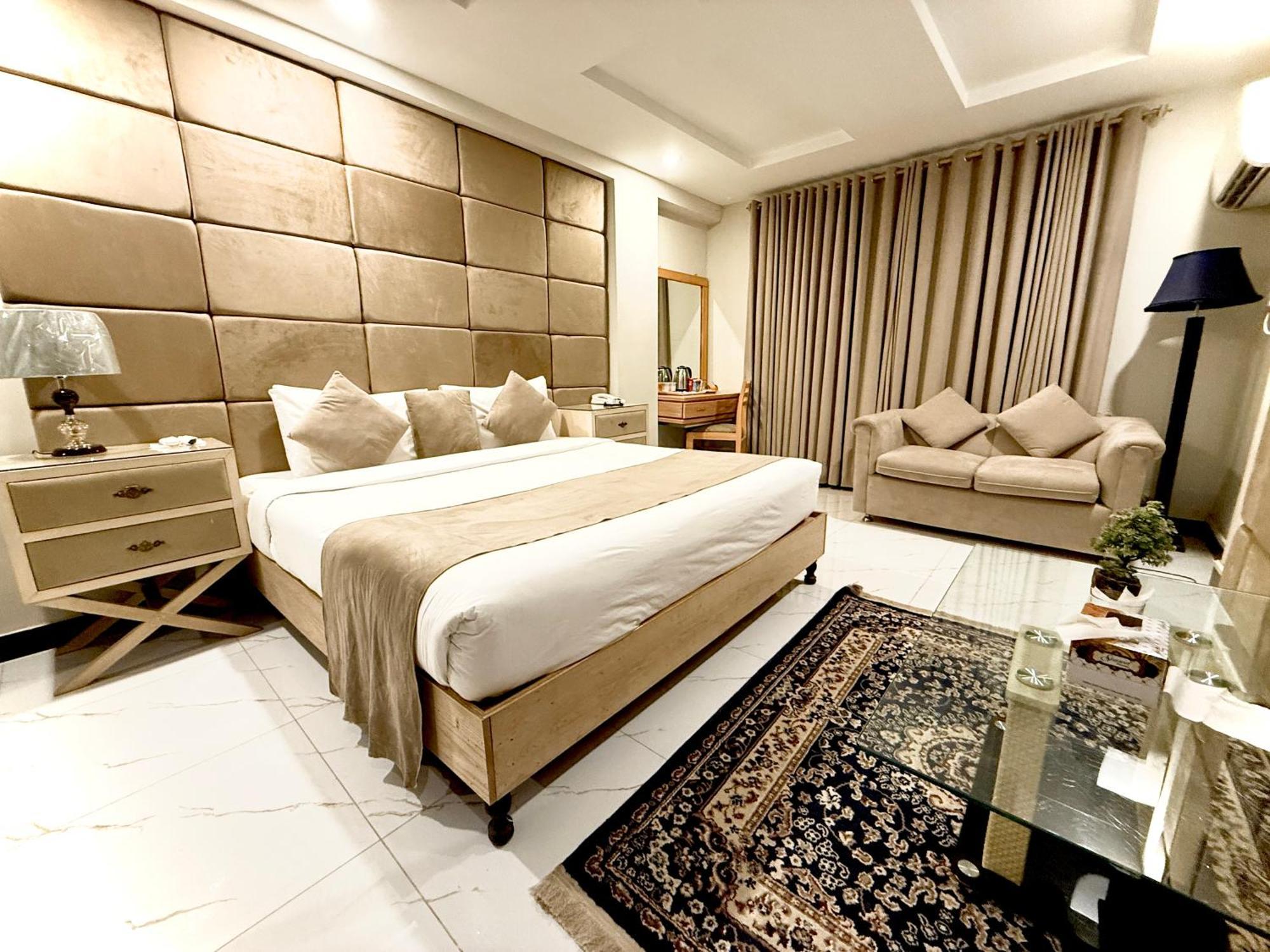 Atlas Hotel Исламабад Экстерьер фото